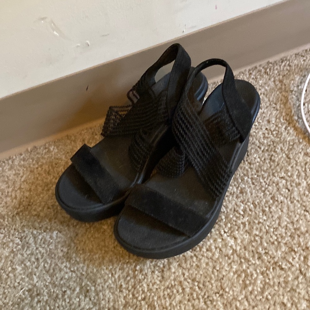 Black comfortable wedges